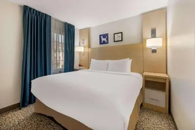 Image de Fully Equipped One-Bedroom Suite w/ 2 Double Beds w/ Outdoor Bbq Grills