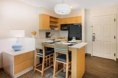 Image de 3 Quiet Suites Ideal for Business Stays or Getaways Close to Major Attractions