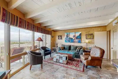 Image de Charming Casita w/ shared pool, private patio, & mountain/valley view