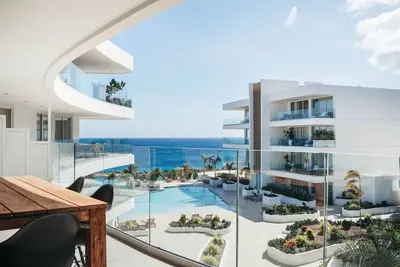 Image de Lux 3br Condo | Steps from Mambo Beach by Bocobay