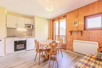 Image de Bel appartement avec vue dégagée sur les montagnes