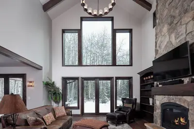 Image de Lodge at Whitefish Lake Home | Premium Resort Perks & Nature Access
