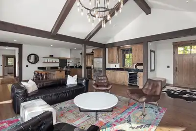 Image de Live the Lodge Life | Luxe Home Near Trails, Lake & Spa Amenities