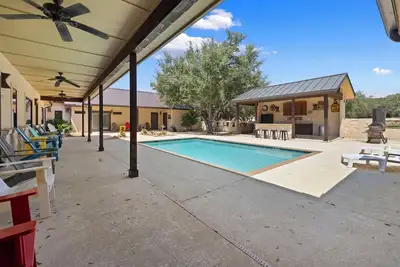 Image de El Ranchito (Golf Included): 4  Br, 4. 5  Ba House in Concan, Sleeps 20