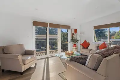 Image de Coastal Charm on Crichton