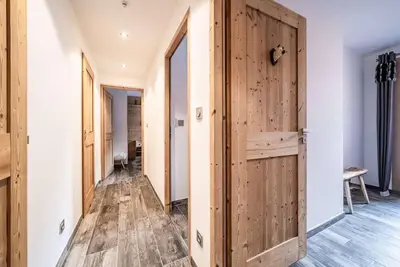 Image de À 100m des pistes de ski, 2ème étage, vue rue, terrasse, balcon, parking, 128m², Morzine