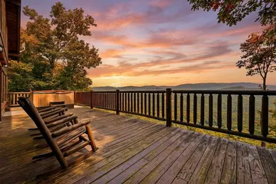 Image de Scenic Cabin w/ Hot Tub & Resort Amenities