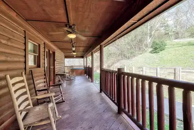 Image de Mountain Escape w/ Game Room, Hot Tub & Views
