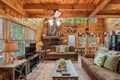 Image de Tranquil Dog Friendly Mountain Cabin