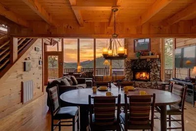 Image de Tranquil Mountain Cabin w/ Hot Tub & Games
