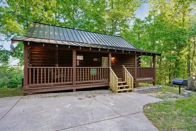 Image de Charming Dog Friendly Cabin w/ Fireplace & Hot Tub