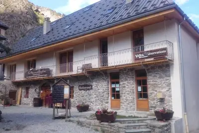 Image de À 230m des pistes de ski, 1er étage, terrasse, parking, casier à ski, 60m², Valloire