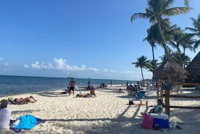 Image de Luxury Premium Condo Steps from the beach and 5th