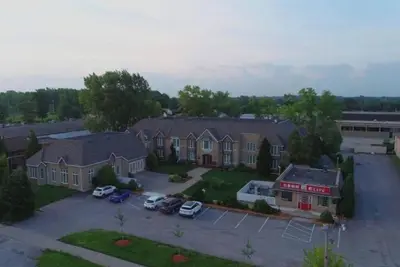 Fullerton Manor Inn