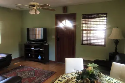 Image de Charming 2-bedroom cottage in Mountain View