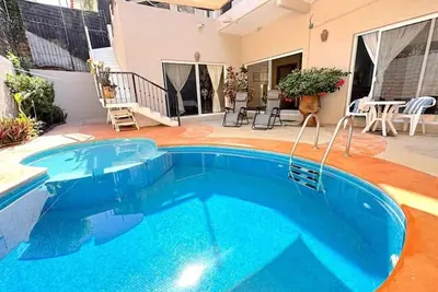 Image de Family-friendly house with pool & close to the beach