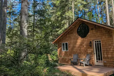 Image de Pine Guest Cabin in the Woods
