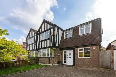Image de Tranquil and  Lovely  5 bed house in Barnet