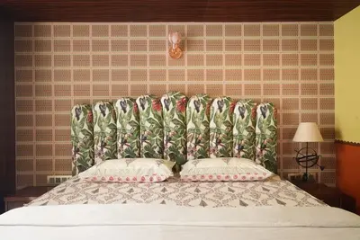 Image de Luxe 1bhk Suite :Cooke Town : King bed, Wfh, balcony, Ac, wifi, power bkp, Lgbt+