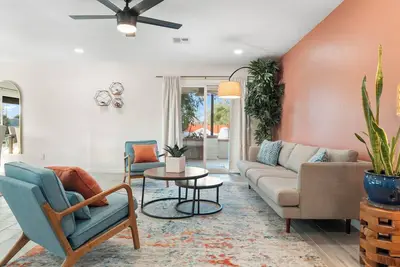 Image de Sunkist Southwest Getaway, a 4-bed/2-bath home in Phoenix's Moon Valley area