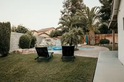 Image de Spacious 4bdrm with a Stunning Pool+Game Room and Firepit