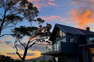 Image de Heritage home with coastal and rural views