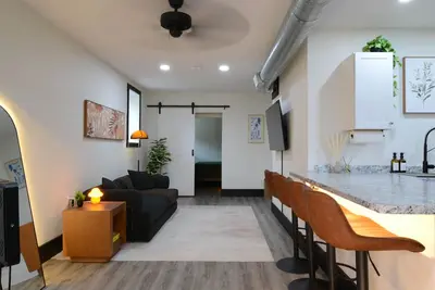 Cozy Bluff St Escape - Downtown