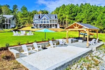 Image de New 7br Lakefront Lake Anna 6-Suites, Hot Tub