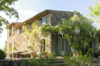 Image de 🌿 3. Provence pur sang: pool, tennis, tranquility and entertainment on private estate