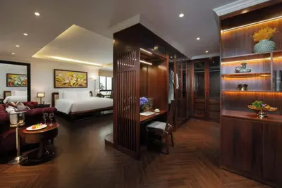 Image de Hôtel Crown 1 May De Ville