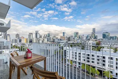 Image de Bright & Airy 2br Walk to Shops & Cafes, Amenities