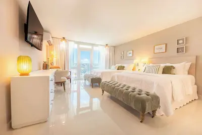 Image de Steps to Beach on 10th Floor w/Parking @ Esj