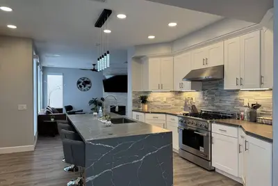 Image de Modern Remodeled Irvine Northwood Home