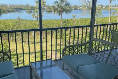 Image de Water View Updated 2-Bedroom Condo in Venice