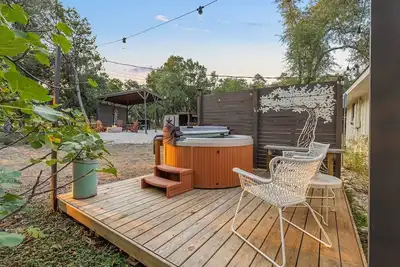 Image de Shady Grove | Private Hot Tub•Firepit•Grill•Dog Friendly