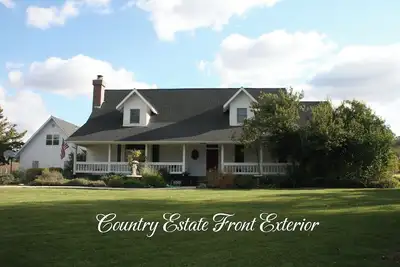 Image de Elegant farm home on a peaceful 16-acre estate olive farm just minutes from town