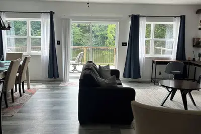 Image de Riverfront 3br Retreat  Sleeps 8  Peaceful Tippecanoe Getaway