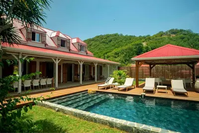 Image de Villa Maison Blanche, 5 chambres avec piscine dans un vaste parc arboré