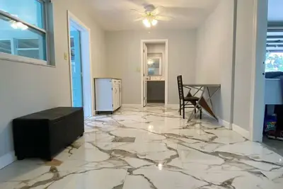 Image de Peaceful and newly home with solar heated pool