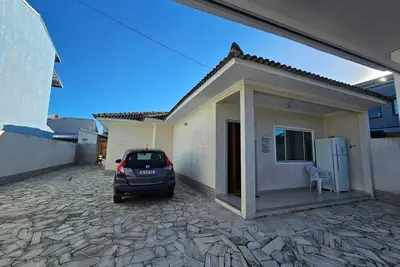 Image de Cabo Frio Beach House. 3 bedroom house, 1 suite, closet, swimming pool, barbecue