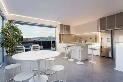 Image de Futuristic Modern Central Accommodation by Aotearoa Escapes