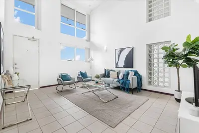 Image de Luxe 4br Loft in Valley w/ Rooftop Tce & Parking