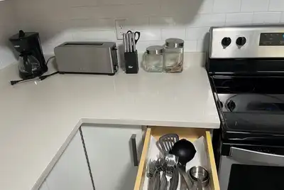 Image de Two Bedroom, Separate Entrance, Free Parking Accommodation