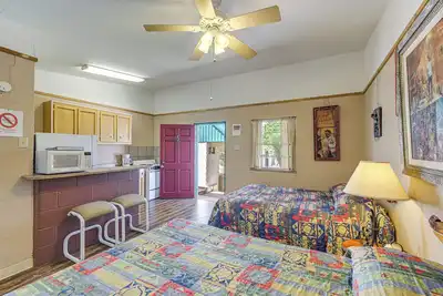 Image de 8 Mi to Lake Whitney State Park: Quaint Studio!