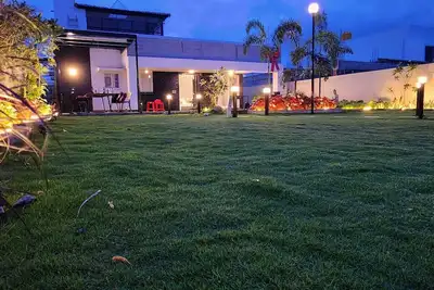 Image de 1hr from Bangalore, Outdoor Cinema, Pool, Bbq, Lawn & Meditation Room, Party!