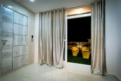 Image de The Sunbird - Entire Place