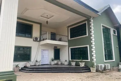 Image de Exotic 3-bed in a Mansion in Benin City-swimming pool, fitness room, 24/7 power