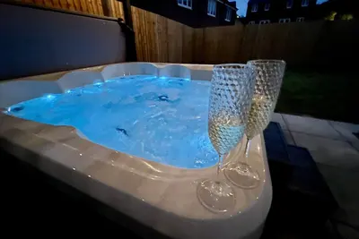 Image de Blue Opal Retreat -  a cottage that sleeps 6 guests  in 3 bedrooms