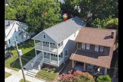 Image de This gorgeous Larchmont cozy cottage will amaze you!