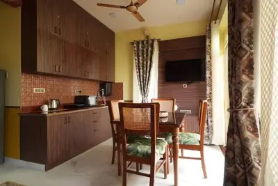 Image de 🌿 Casa Albela | Luxe 4br Boho-Chic Suite with Balcony in Central Bangalore